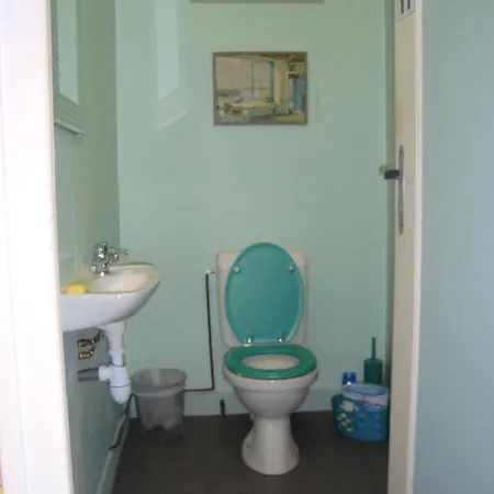 53bou Bed & Breakfast *