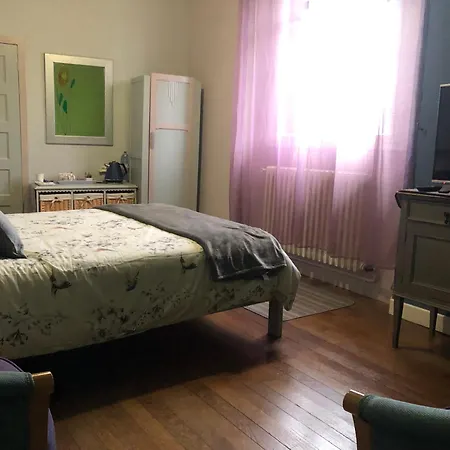 53bou Bed & Breakfast *