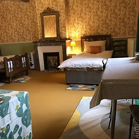 53bou Bed & Breakfast *